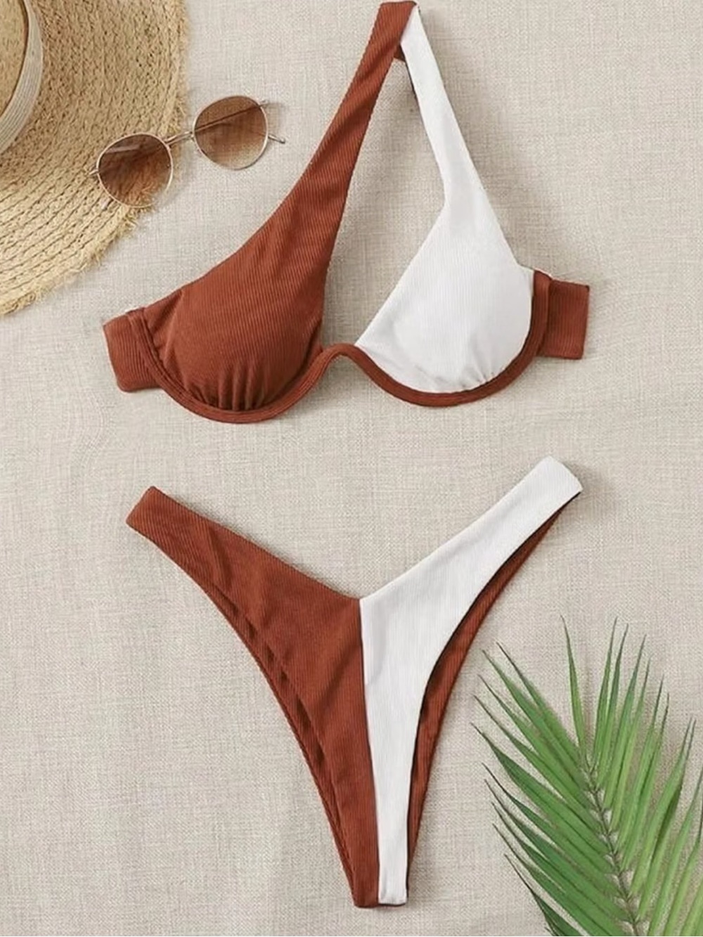 One-Shoulder Two-Tone Underwire Bikini Set in Brown and White